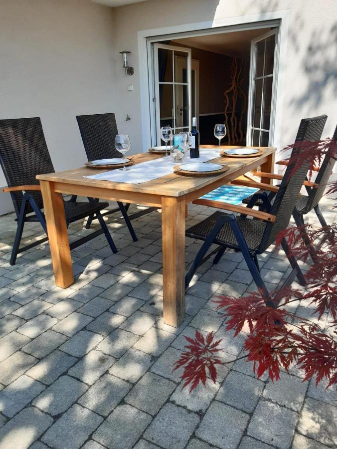 Neukirchen vorm Wald Stilvolles Apartment "Romantic" מראה חיצוני תמונה