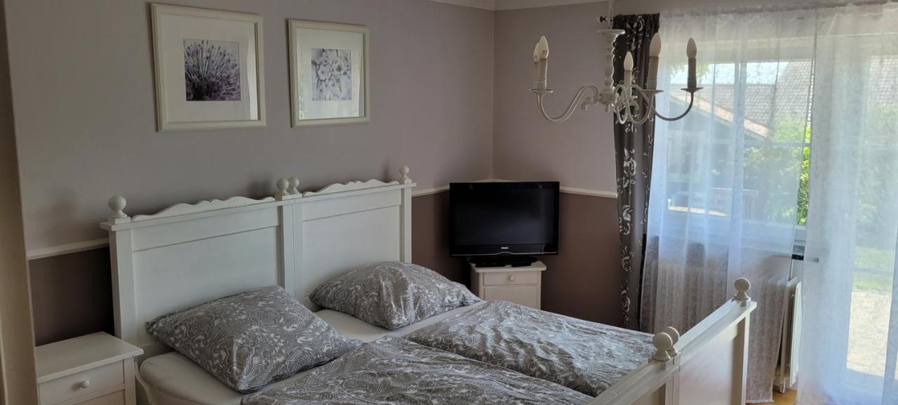 Neukirchen vorm Wald Stilvolles Apartment "Romantic" מראה חיצוני תמונה