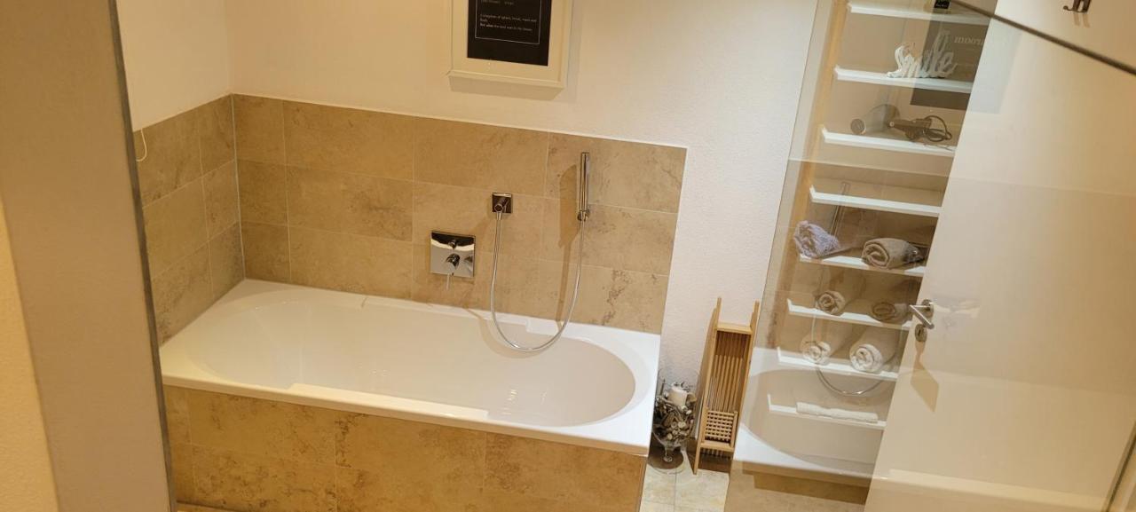 Neukirchen vorm Wald Stilvolles Apartment "Romantic" מראה חיצוני תמונה